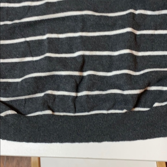 Maternity Med gray/white long sl light wt sweater - Picture 3 of 3